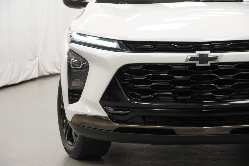 Certified Used 2024 Summit White Chevrolet ACTIV image 36