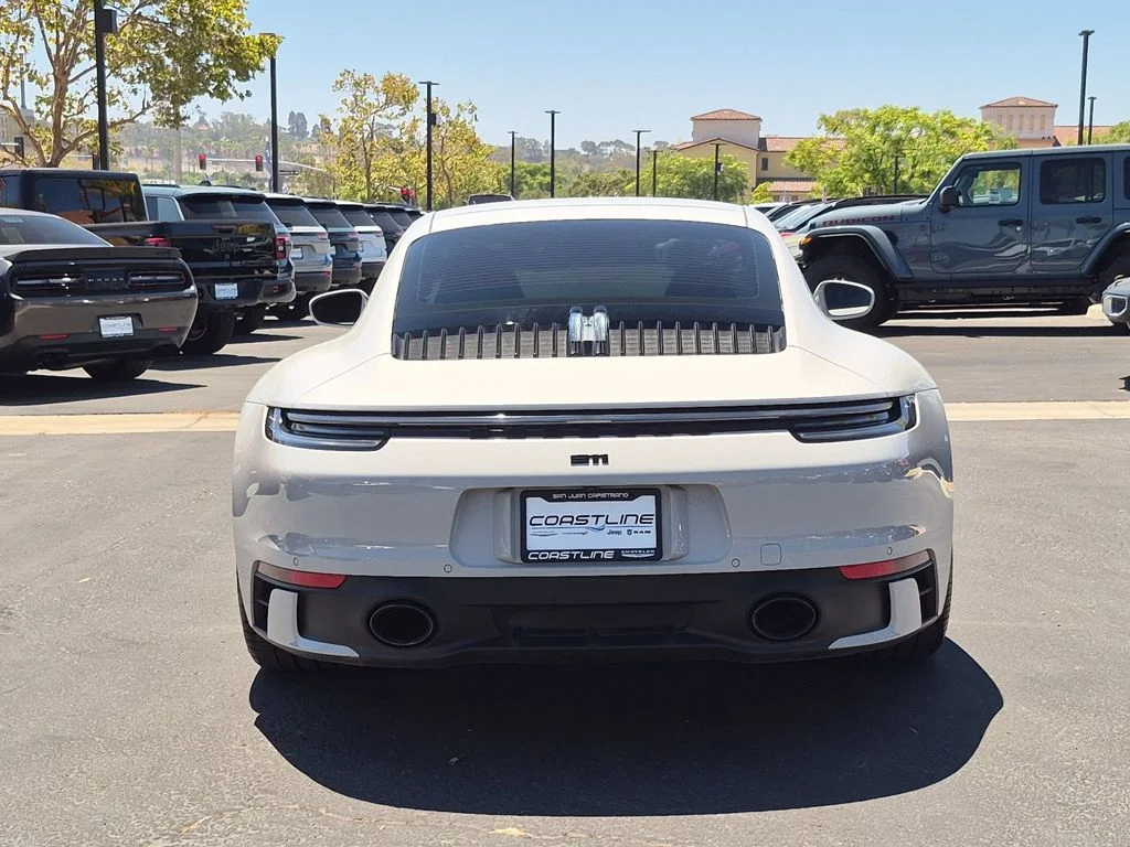 Used 2024  Porsche  image 6