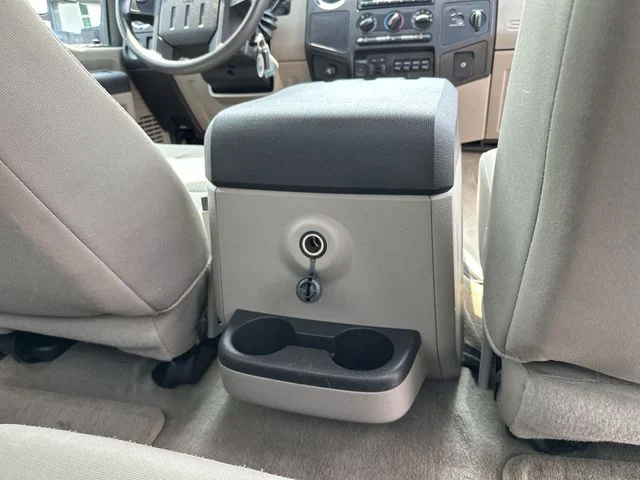 Used 2008 Silver Ford XLT image 21