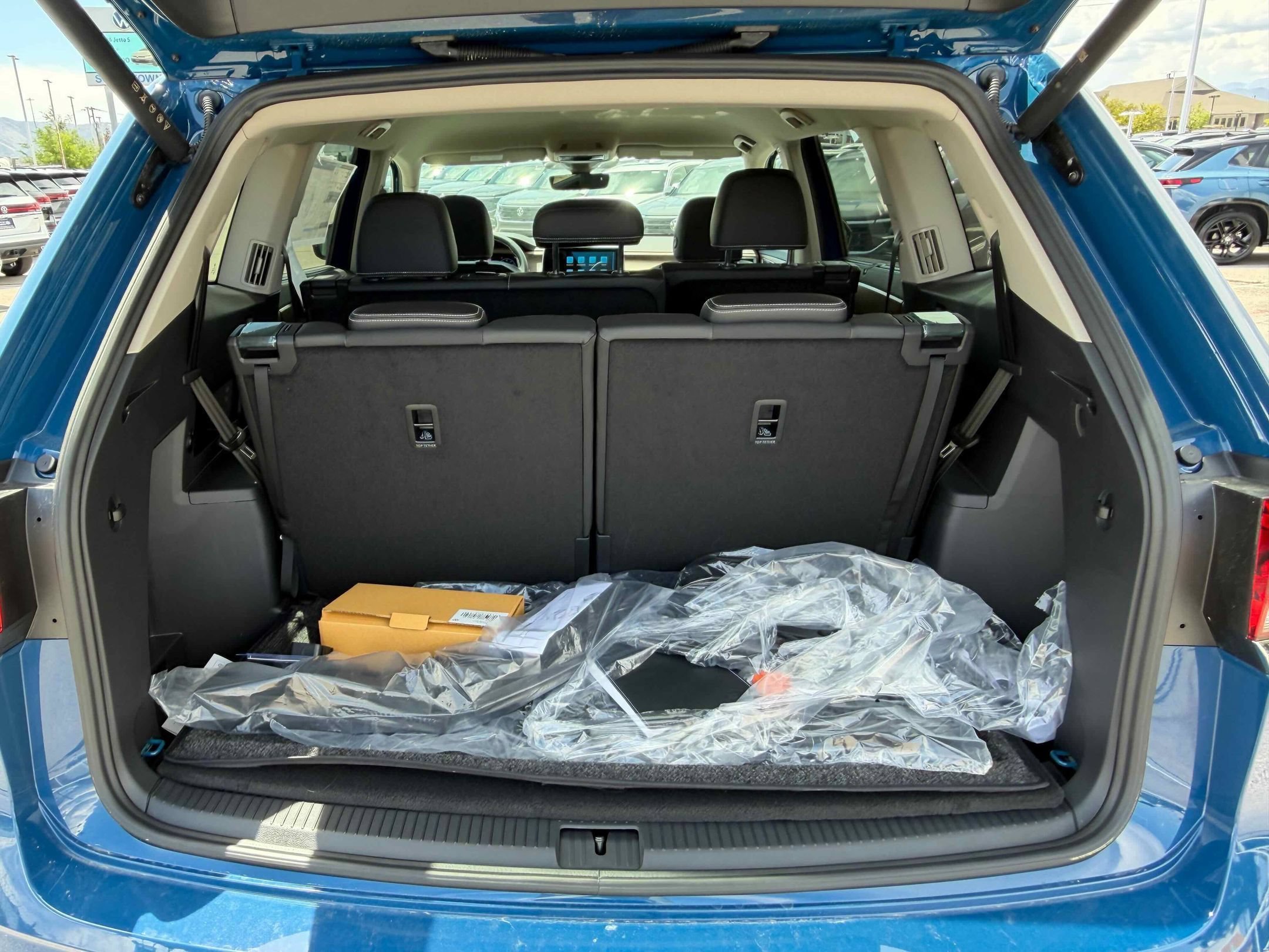 New 2026 Blue Volkswagen 2.0T SE w/Technology image 32