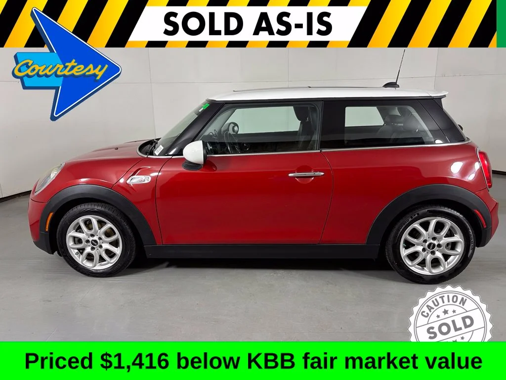 Used 2015 Red MINI Base image 5