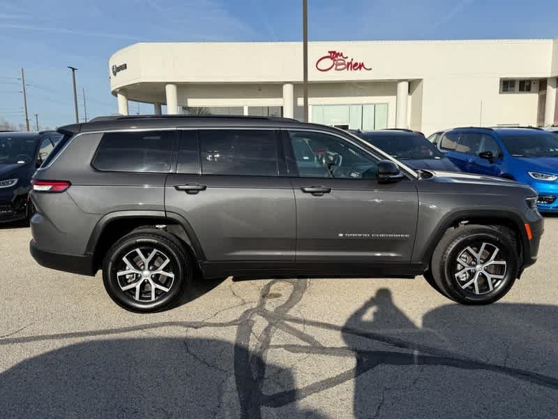 Used 2024 Baltic Gray Metallic Clearcoat Jeep Limited image 2