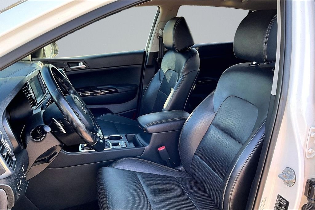 Used 2019 White Kia SX image 23