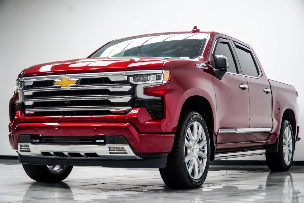 Used 2023 Red Chevrolet High Country image 12