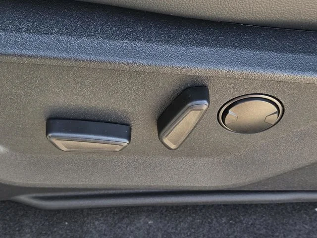 New 2026 Avalanche Ford Lariat® image 30