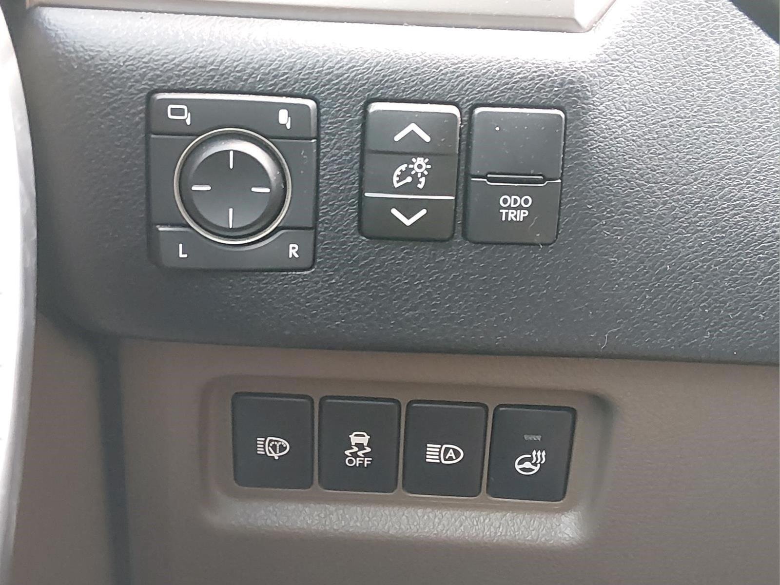 Used 2022 Starfire Pearl Lexus GX 460 Premium image 25
