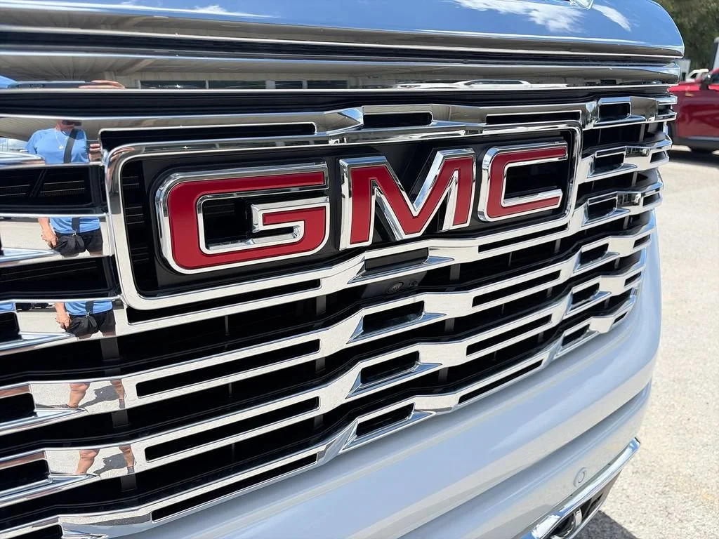New 2026 Glacier White Tricoat GMC Denali image 37