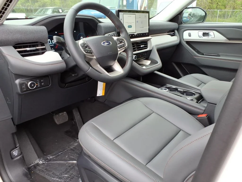 New 2026 Star White Metallic Tri-Coat Ford Active image 11