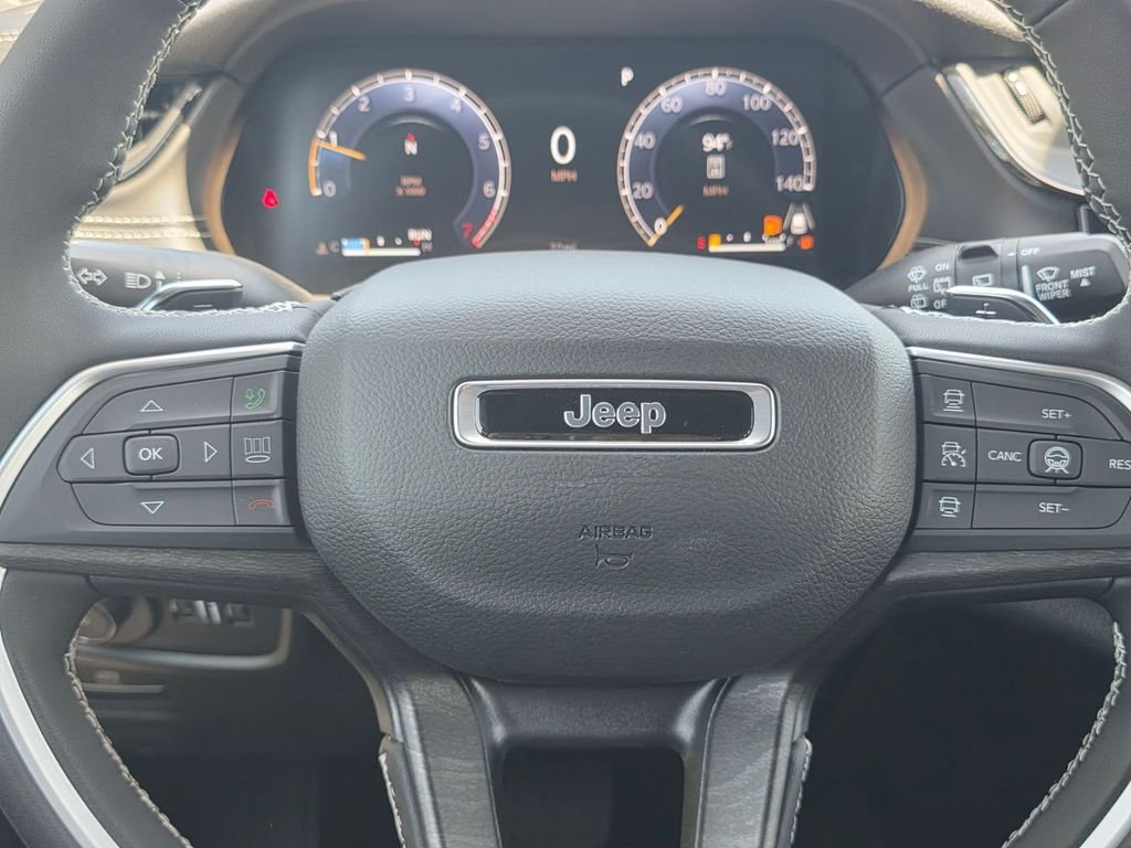 New 2026 Bright White Clear-Coat Exterior Paint Jeep Limited image 19