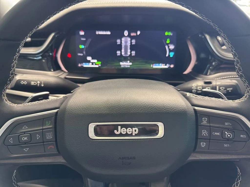 Used 2022 White Jeep 4xe image 20