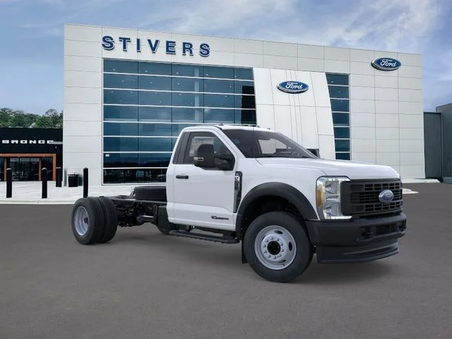2025 Ford F-600 XL 4x4 Regular Cab 169-In DRW's photo