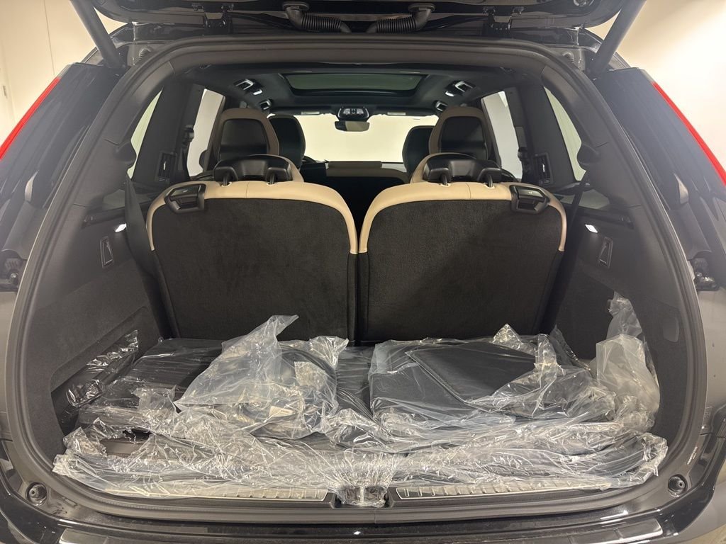 2026 Volvo XC90 Plus - Photo 30