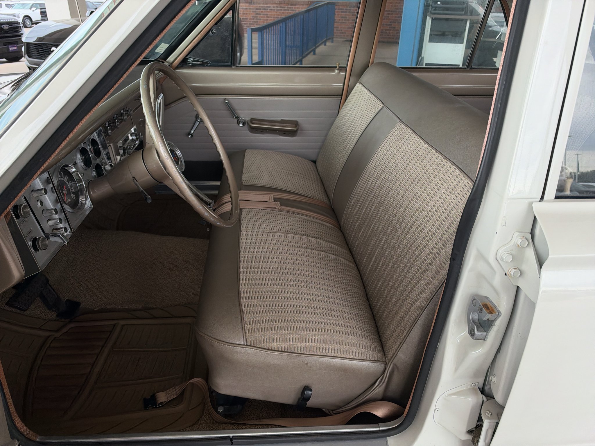 Used 1964 WHITE PLYMOUTH  image 10