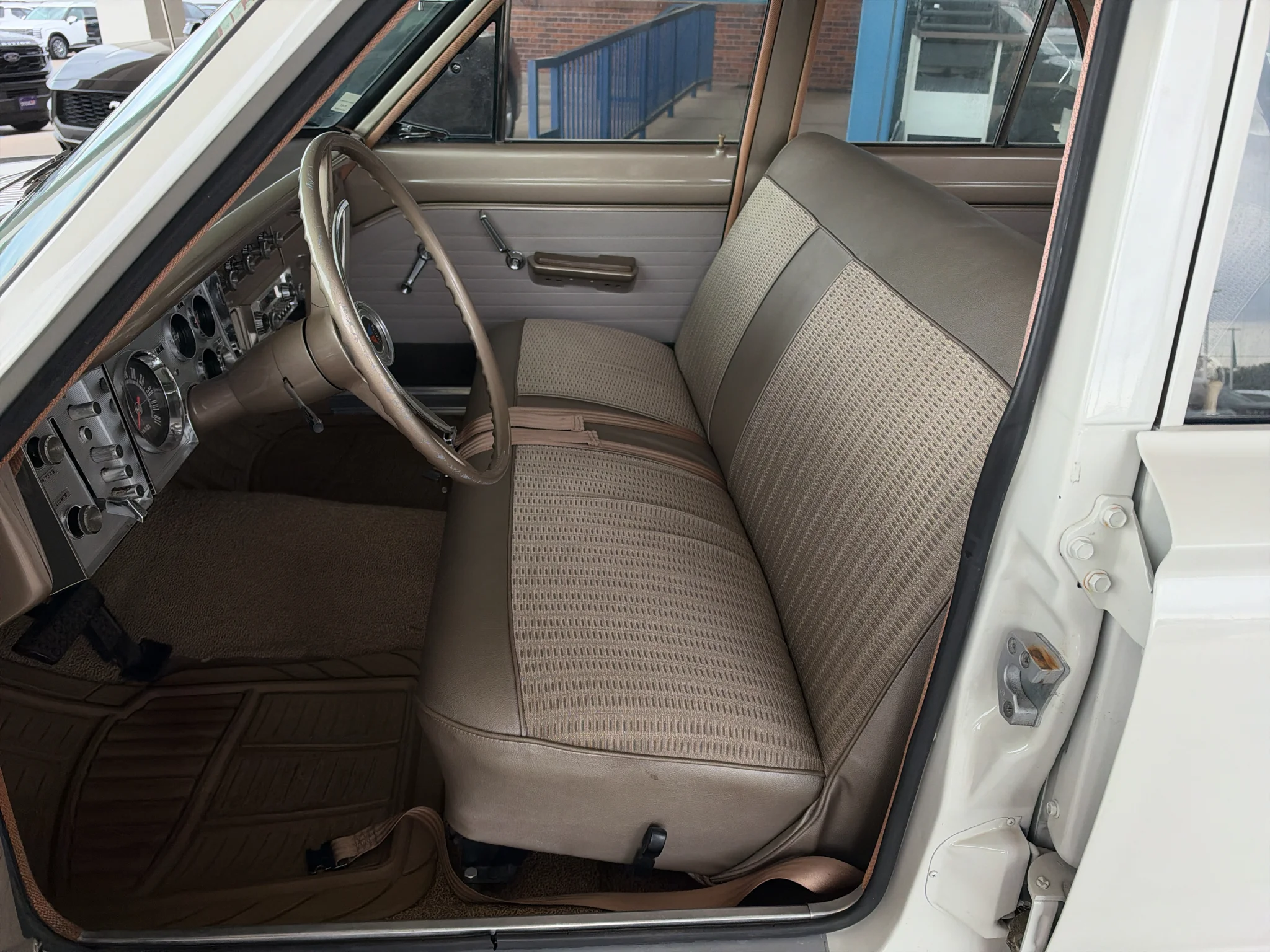 Used 1964 WHITE PLYMOUTH  image 10