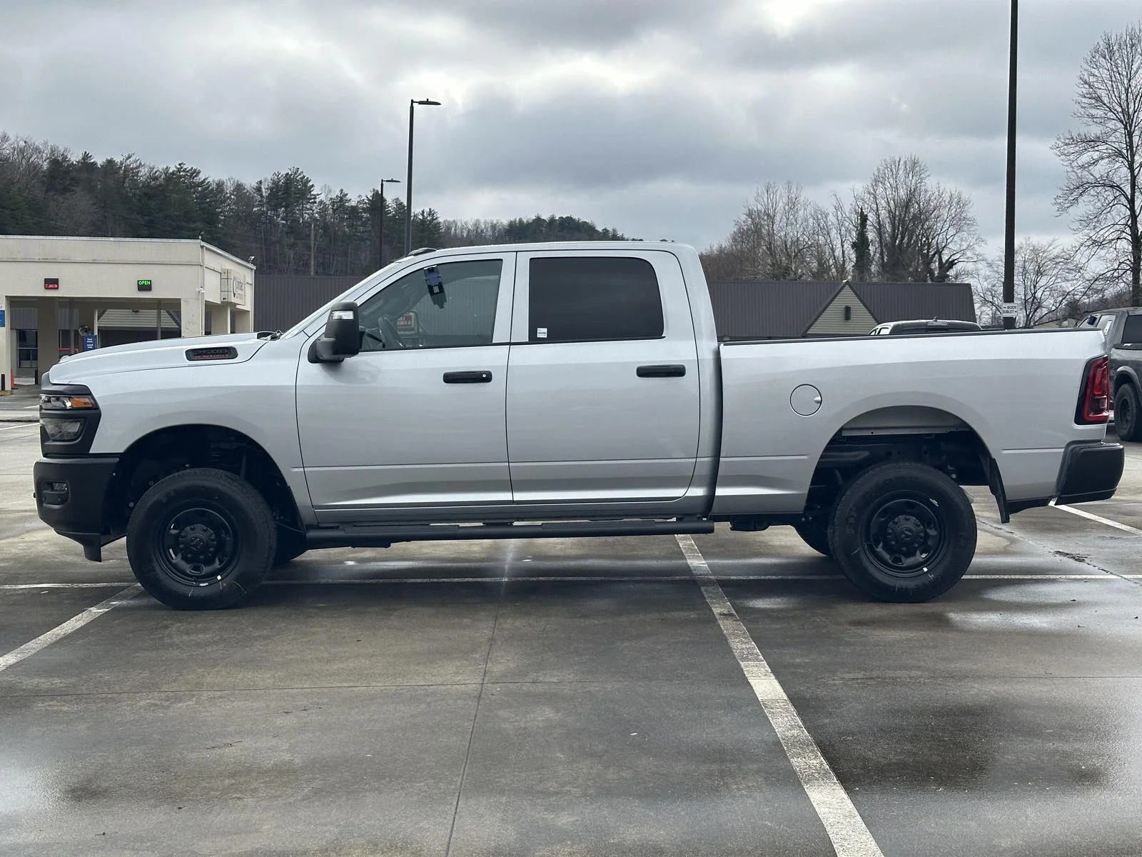 New 2026 Silver Zynith Ram Tradesman image 4