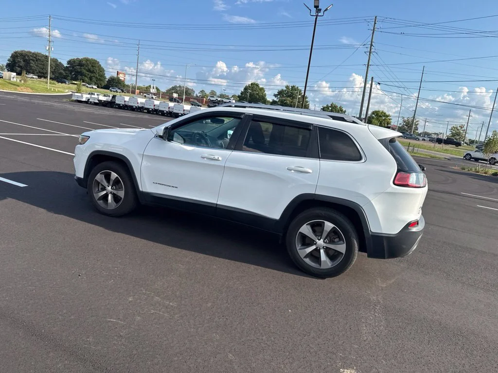Used 2019 White Jeep Limited image 10