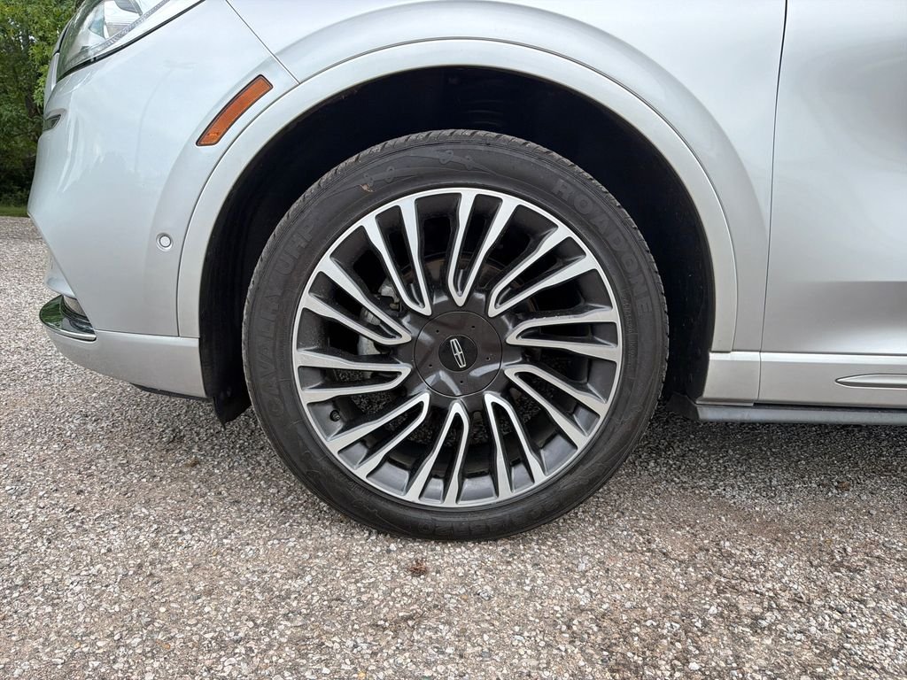 Used 2020 Silver Lincoln Reserve image 10