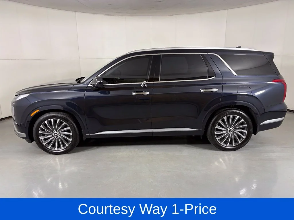 Used 2023 White Hyundai Calligraphy image 6