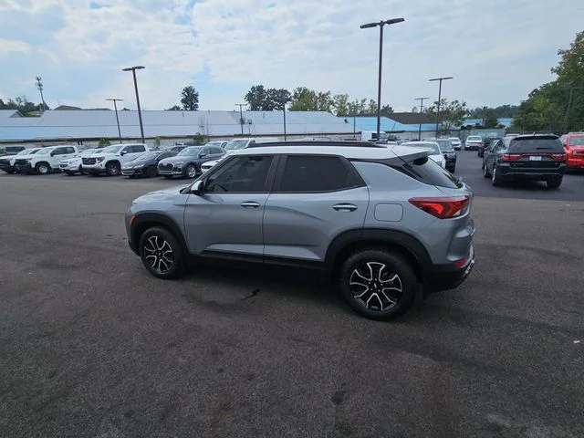 Used 2023 Gray Chevrolet ACTIV image 11