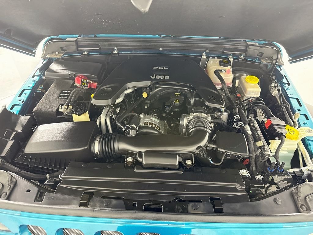 Used 2019 Bikini Pearlcoat Jeep Sport S image 27