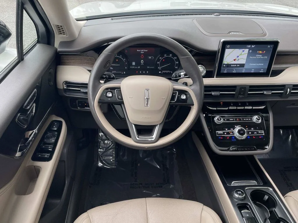Used 2020 White Lincoln Reserve image 11