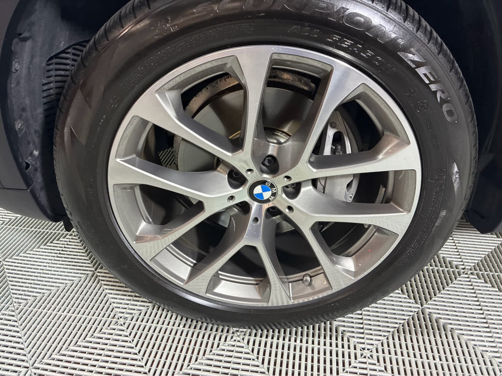 Certified Used 2024 Black Sapphire Metallic BMW xDrive40i image 10