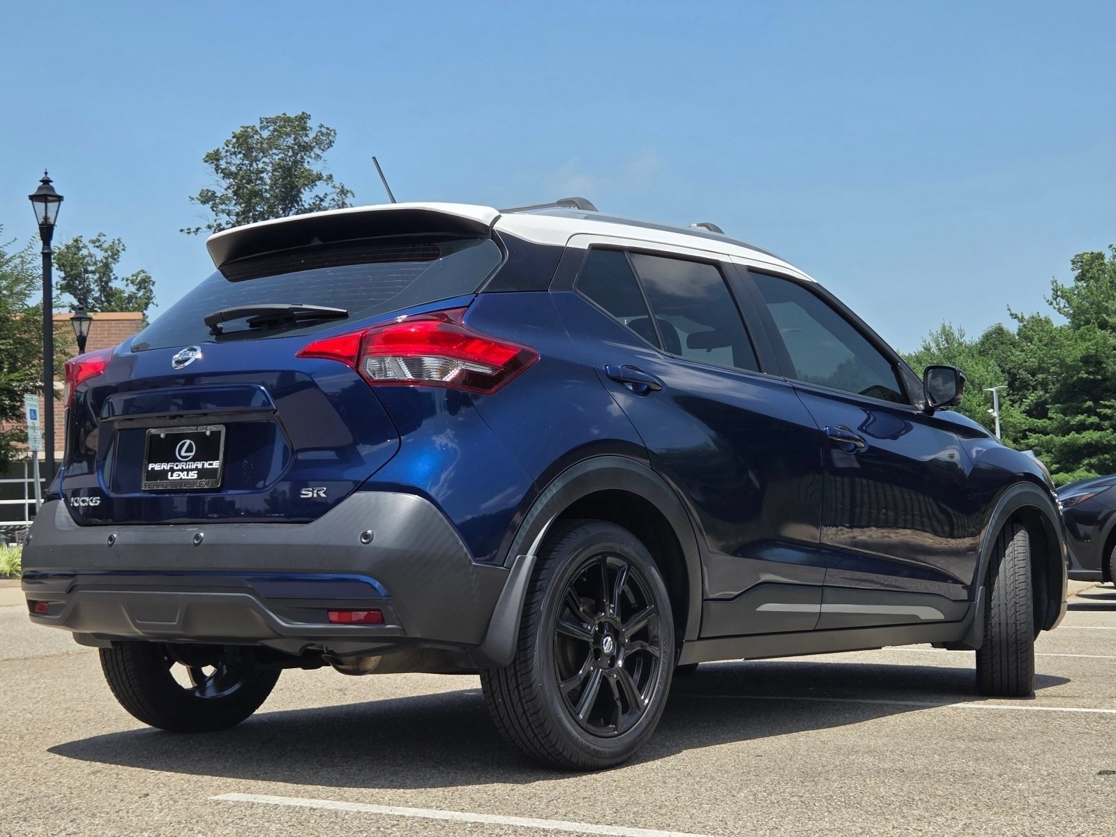 Used 2020 Deep Blue Pearl/Fresh Powder Nissan SR image 24