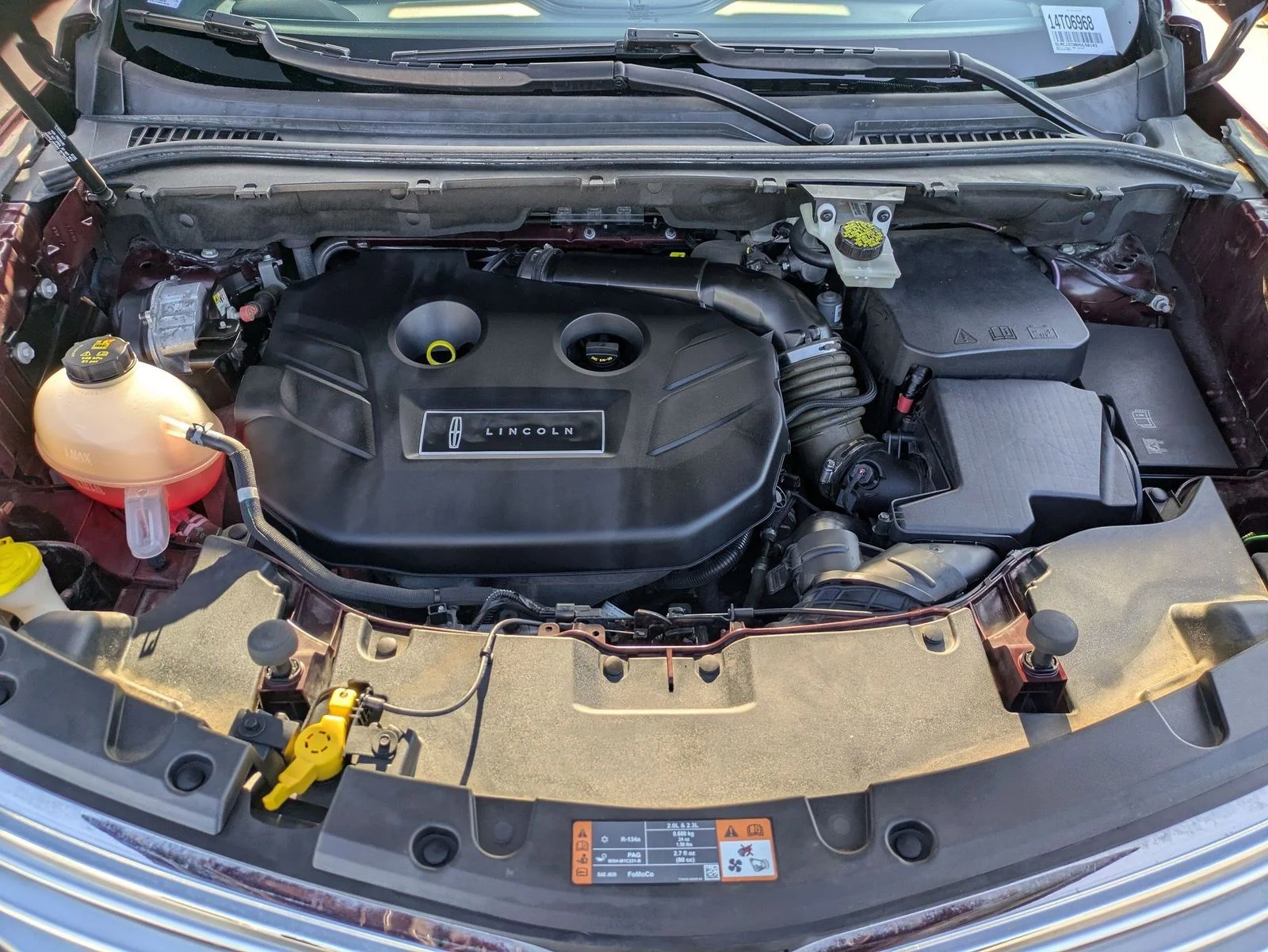 Used 2017 Red Lincoln Select image 22