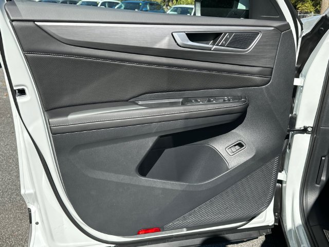 New 2026 White Volkswagen SE w/Technology image 10