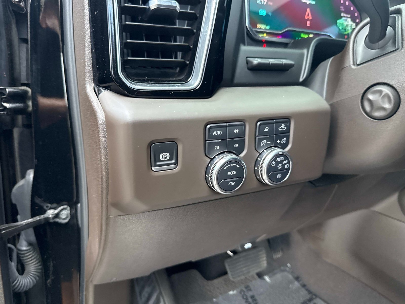 Used 2025 Onyx Black GMC Denali image 20