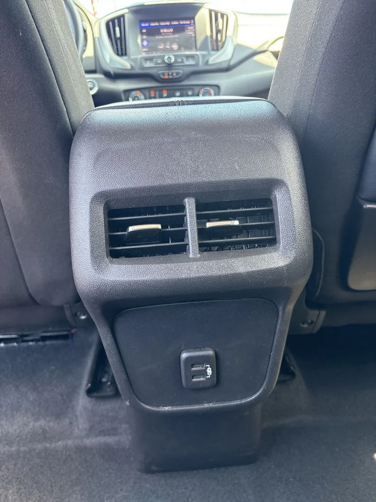 Used 2024 Summit White GMC SLE image 32