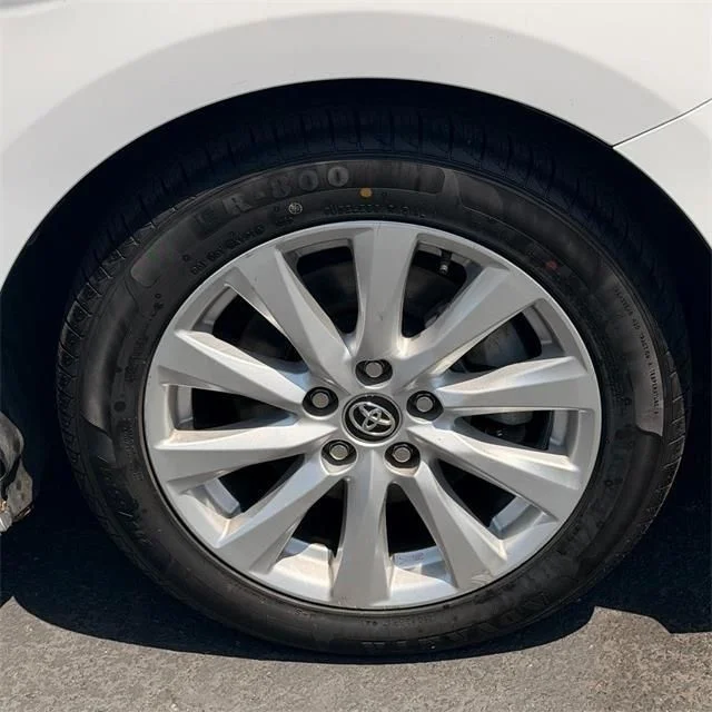 Used 2020 White Toyota LE image 11