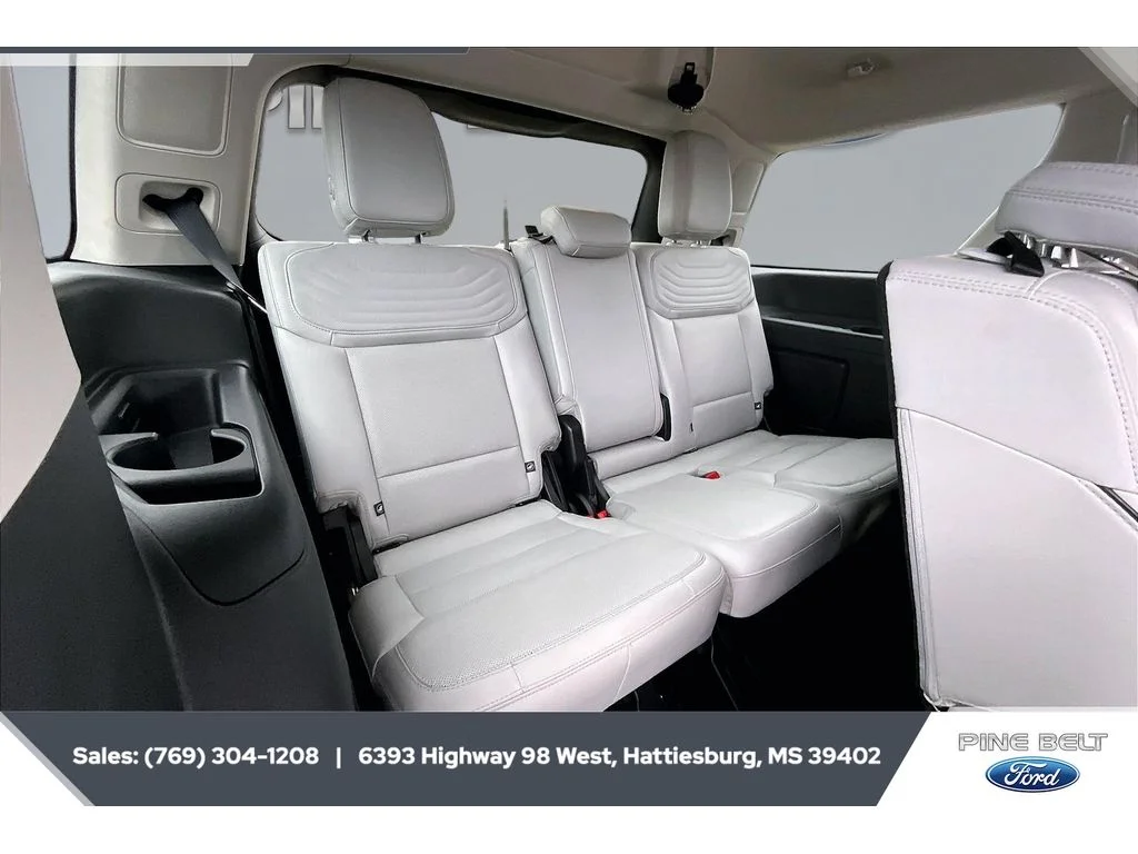 Used 2025 GRAY Ford Platinum image 21