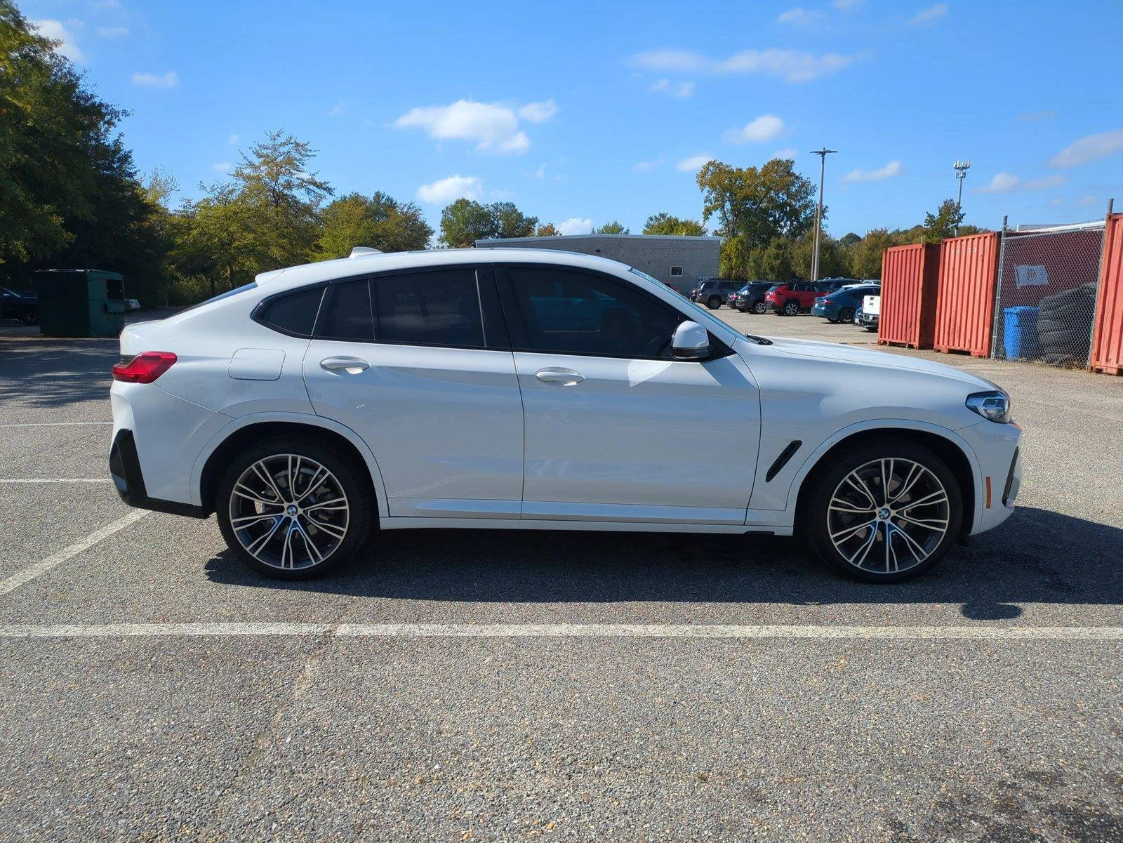 Used 2023 Alpine White BMW xDrive30i image 2