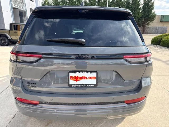 New 2027 Gray Jeep Limited Reserve image 4