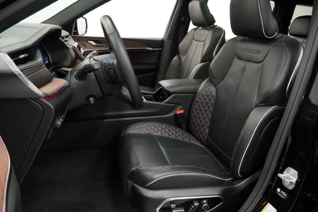 Certified Used 2025 Black Jeep Summit image 3