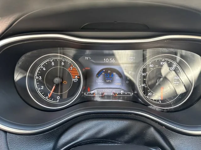 Used 2019 Diamond Black Crystal Pearlcoat Jeep Limited image 19
