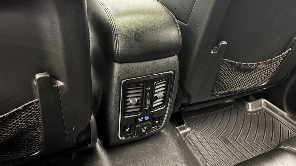 Used 2018 White Jeep Limited image 33