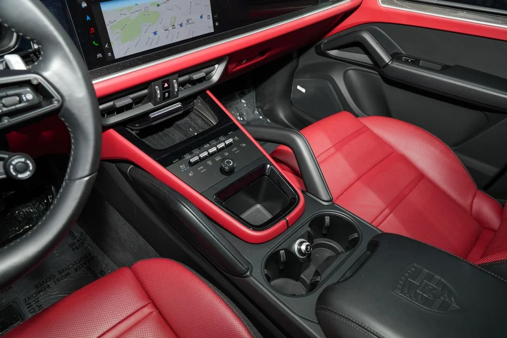 Certified Used 2025  Porsche Base image 26