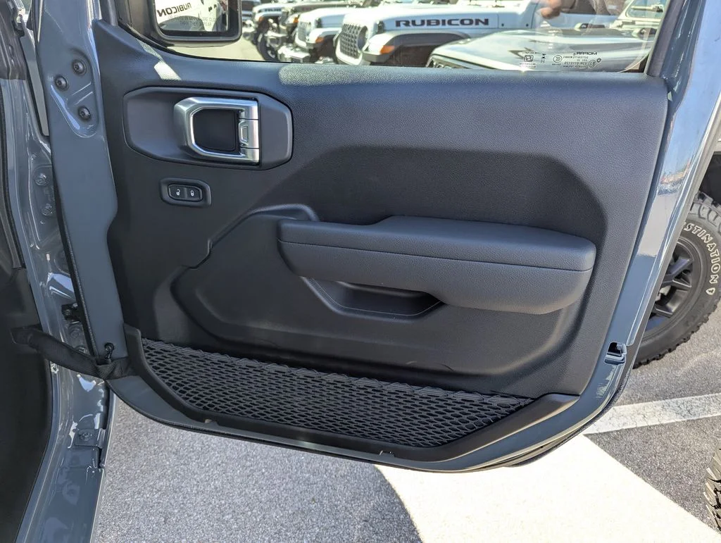 New 2026 Anvil Clear-Coat Exterior Paint Jeep Sport image 31