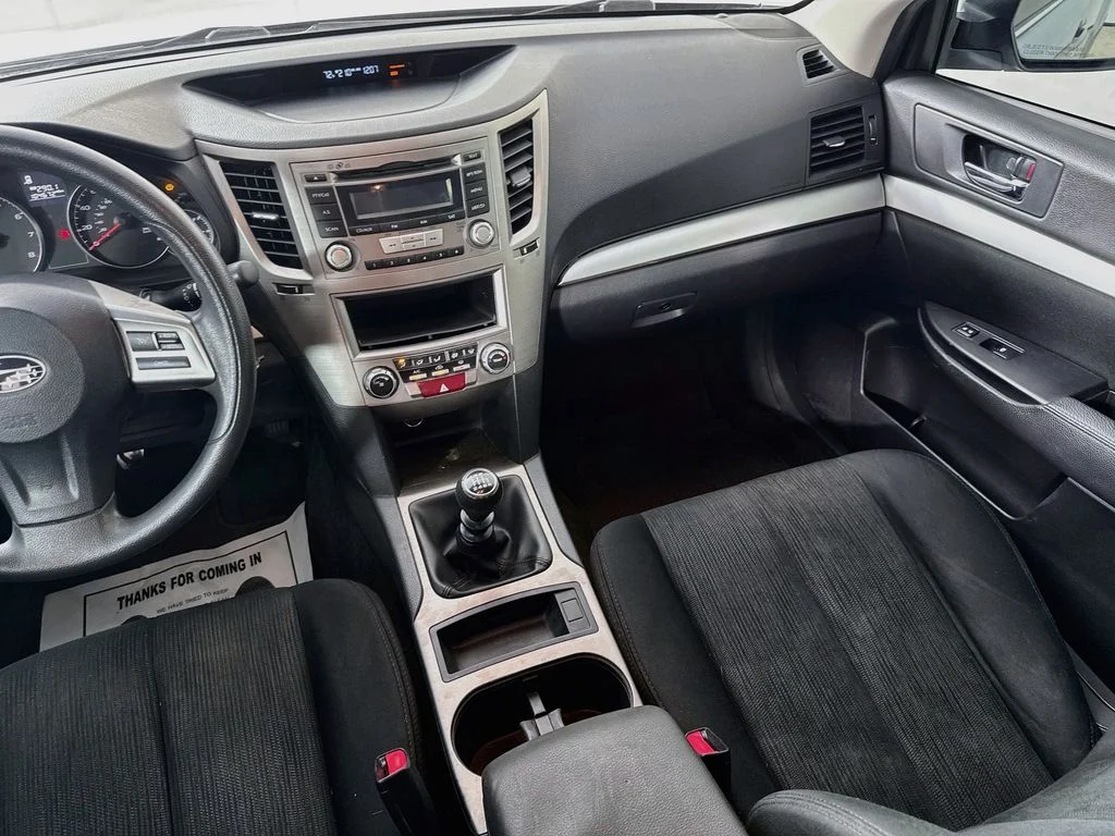 Used 2013 Ice Silver Metallic Subaru 2.5i image 24