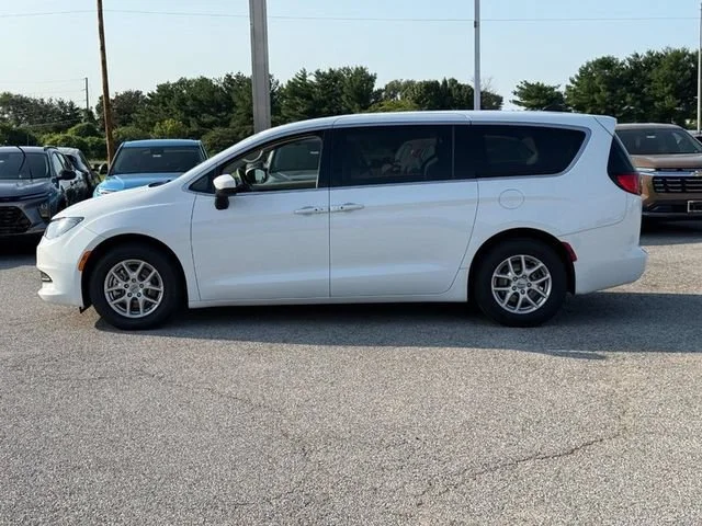 Used 2022 Chrysler Voyager LX with VIN 2C4RC1CG3NR218704 for sale in Granite City, IL