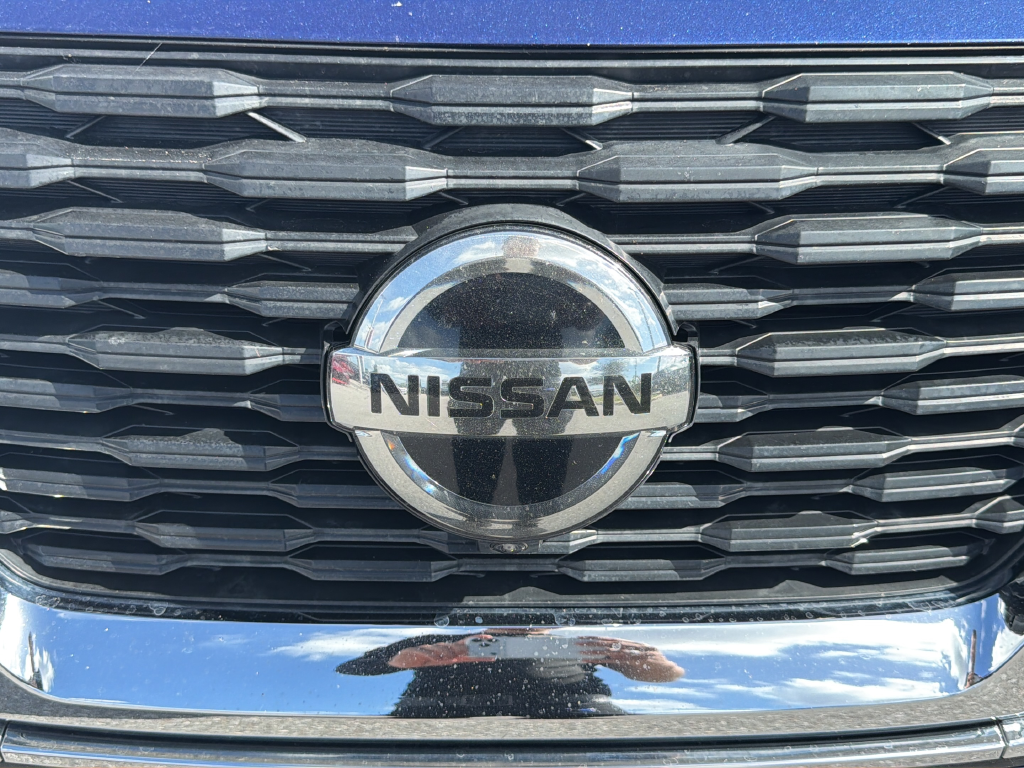 Used 2021 Blue Nissan SV image 48