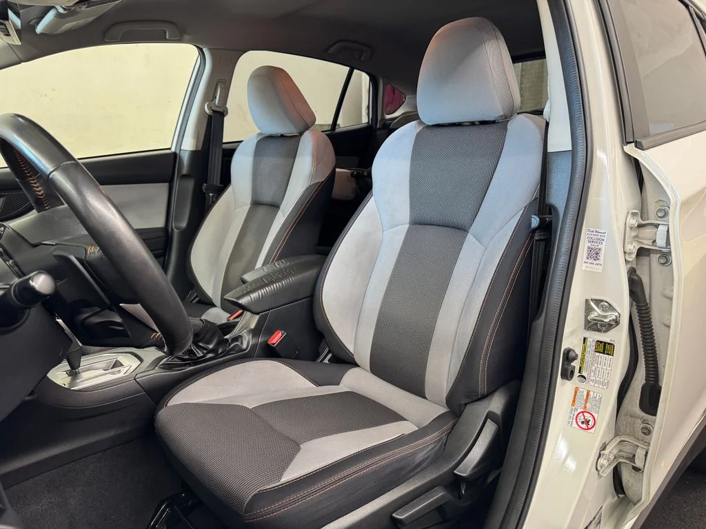 Used 2018 White Subaru 2.0i Premium image 30