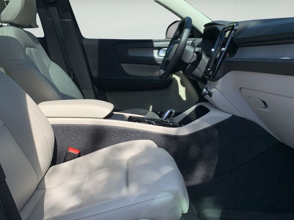 2024 Volvo XC40 Ultimate - Photo 36