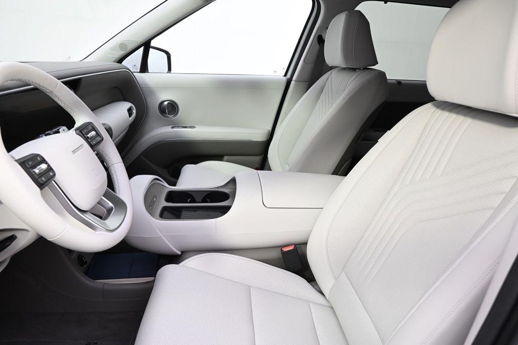 New 2026 White Pearl Hyundai SEL AWD image 13