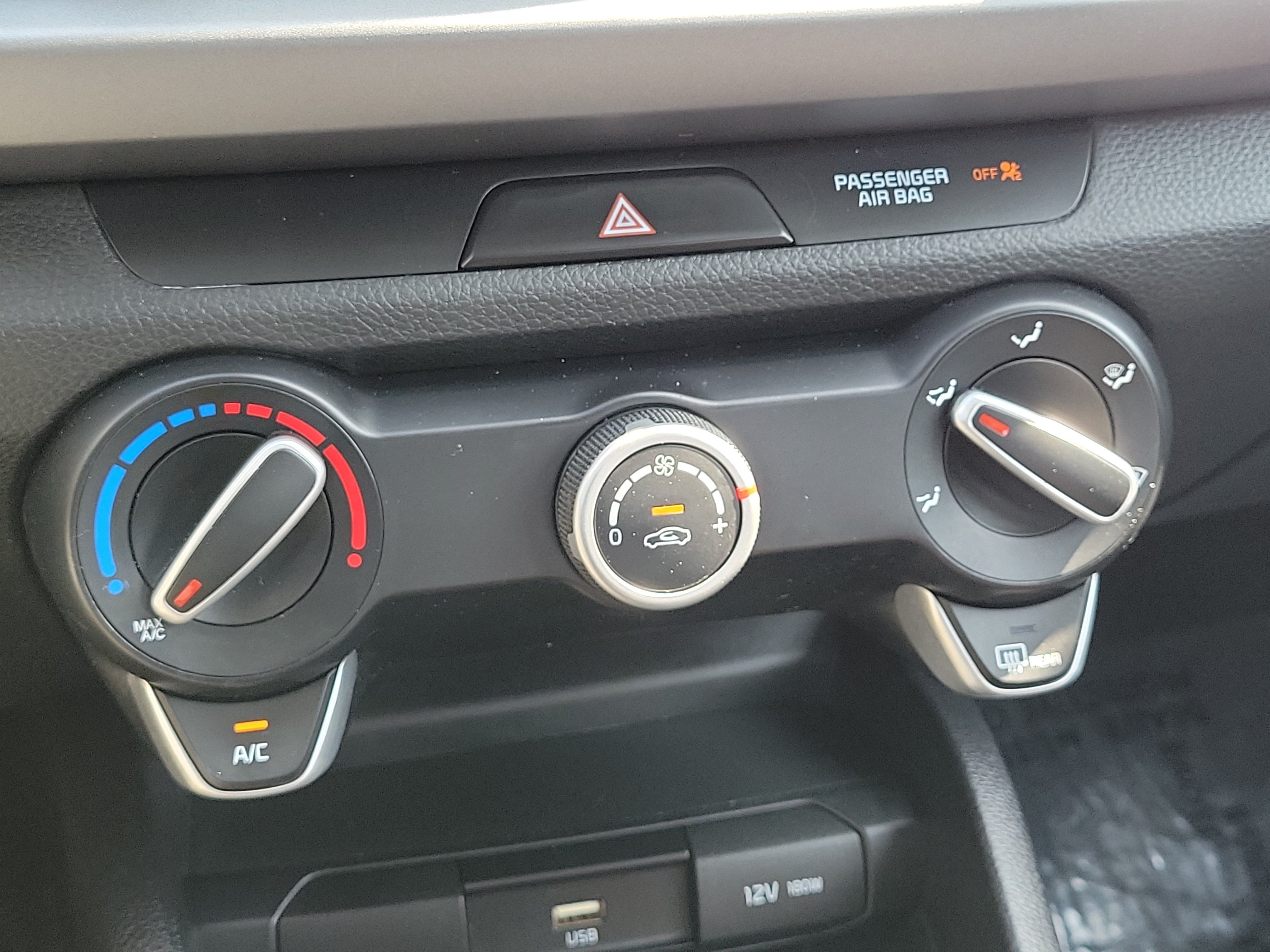 Used 2022 Aurora Black Kia LX image 27