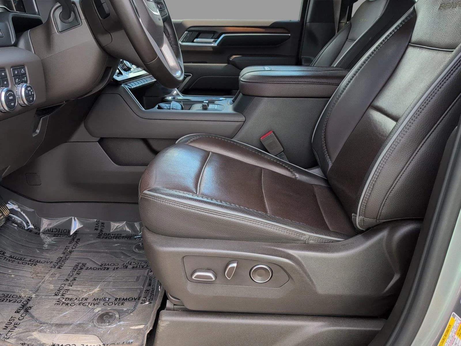 Used 2025 Sterling Metallic GMC Denali image 13