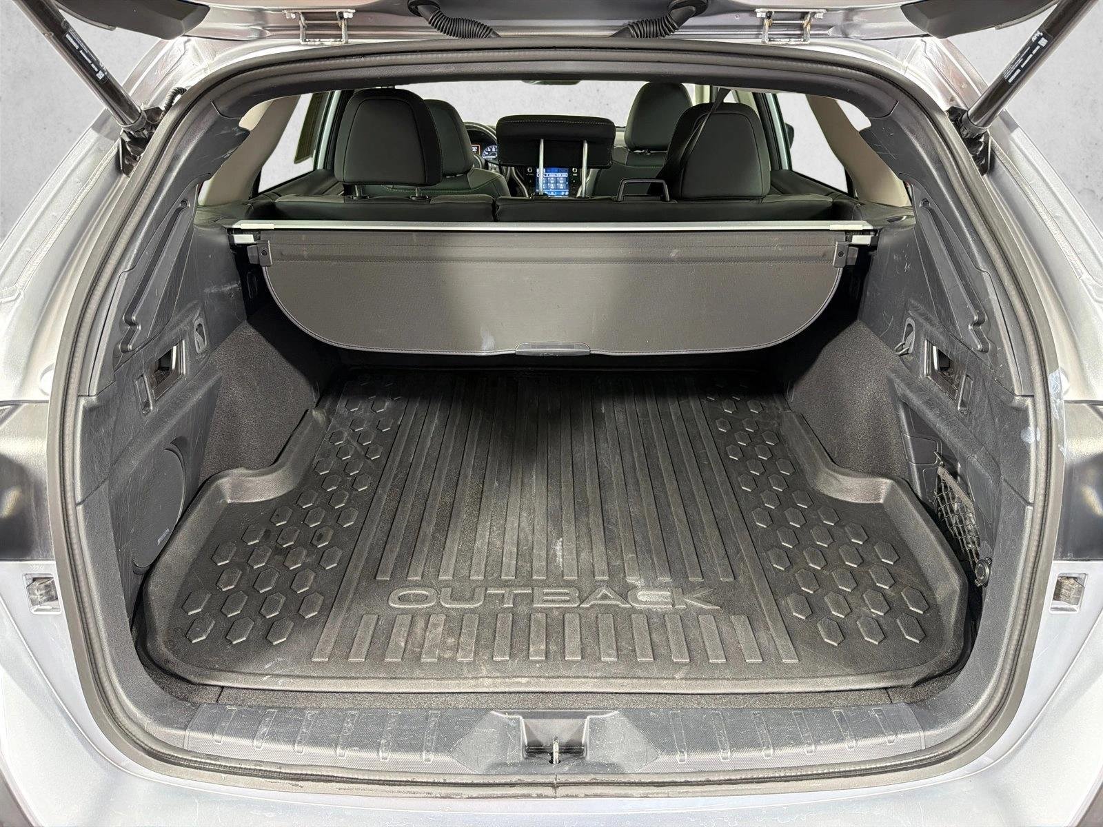 Used 2025 Ice Silver Metallic Subaru Onyx Edition image 19