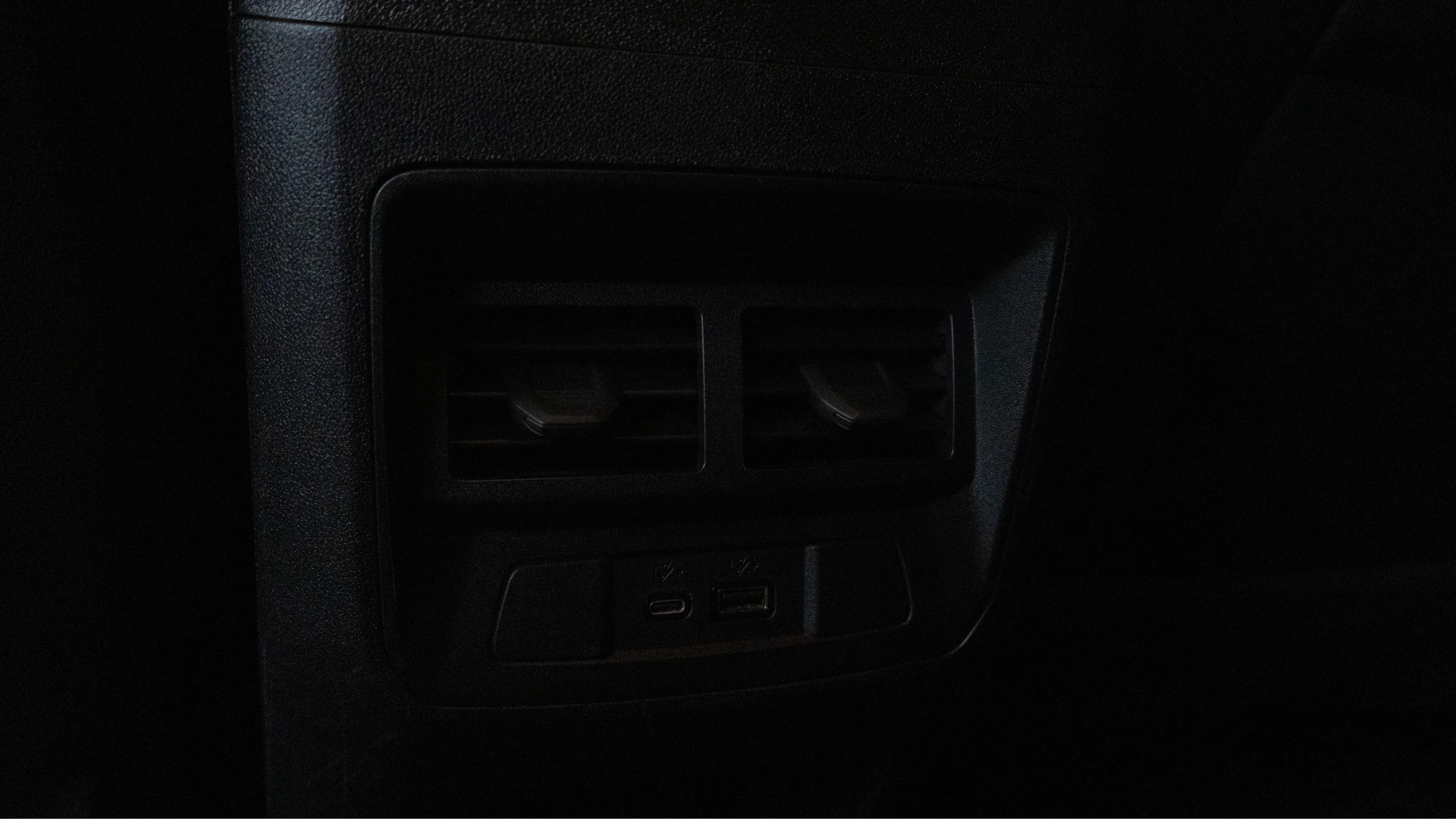 Used 2024 Onyx Black GMC 4WD AT4 image 25